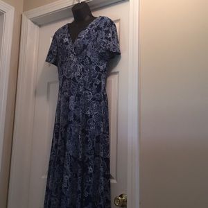 Blue print North Style long dress. Size small.